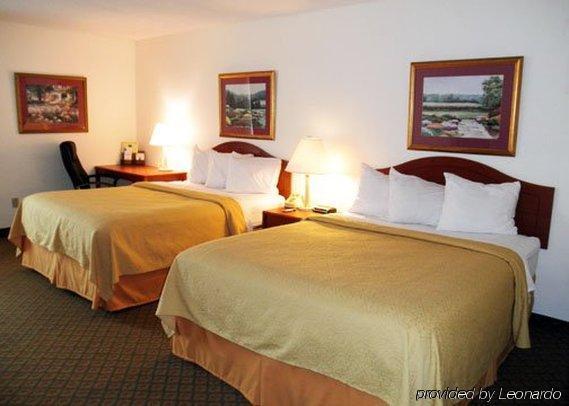 Quality Inn And Suites Indianápolis Quarto foto